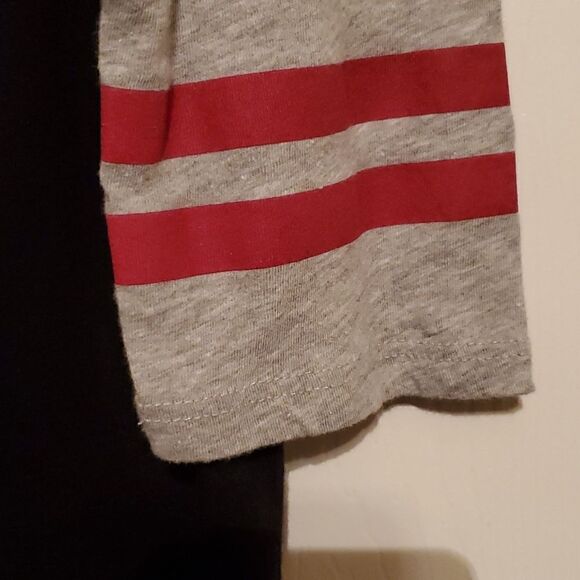 Harry Potter Gryffindor Quidoitch Team Captain Jersey Size Medium - Picture 2 of 7